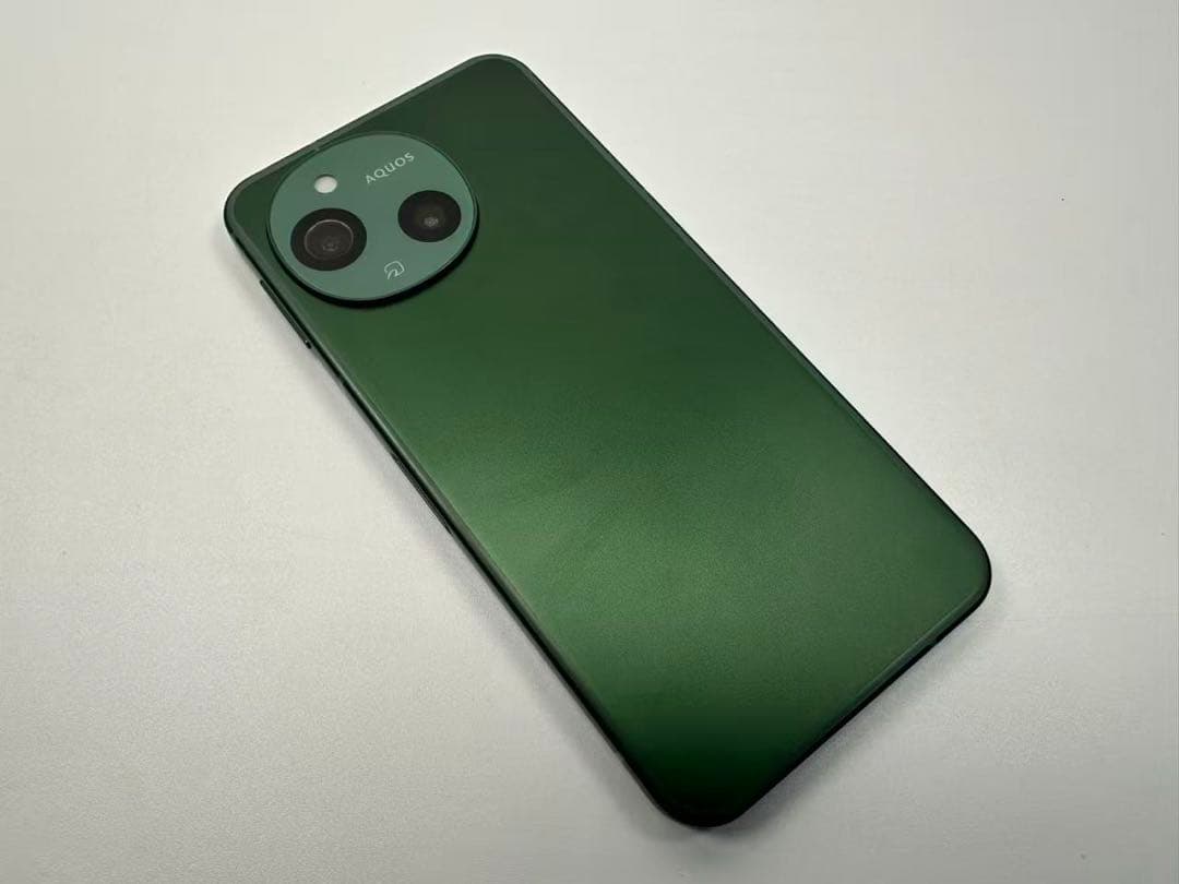 新品同様 Aquos sense9 docomo SIMフリー グリーン