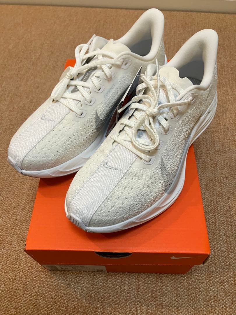 【ゆーはみかく】新品未使用 ナイキ ペガサス プラス 26cm ホワイト