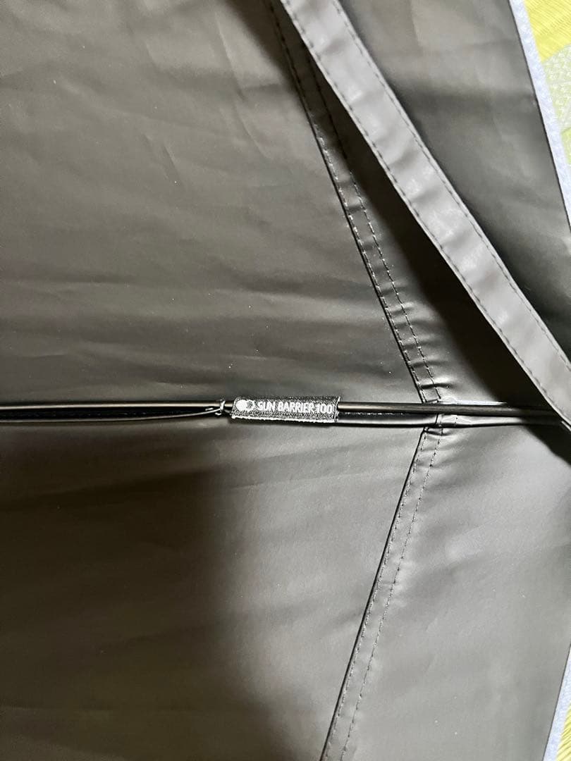 【美品】サンバリア100 折りたたみ日傘【2段折タイプ】