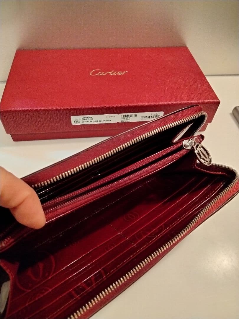 Cartier レッド 長財布 箱付き