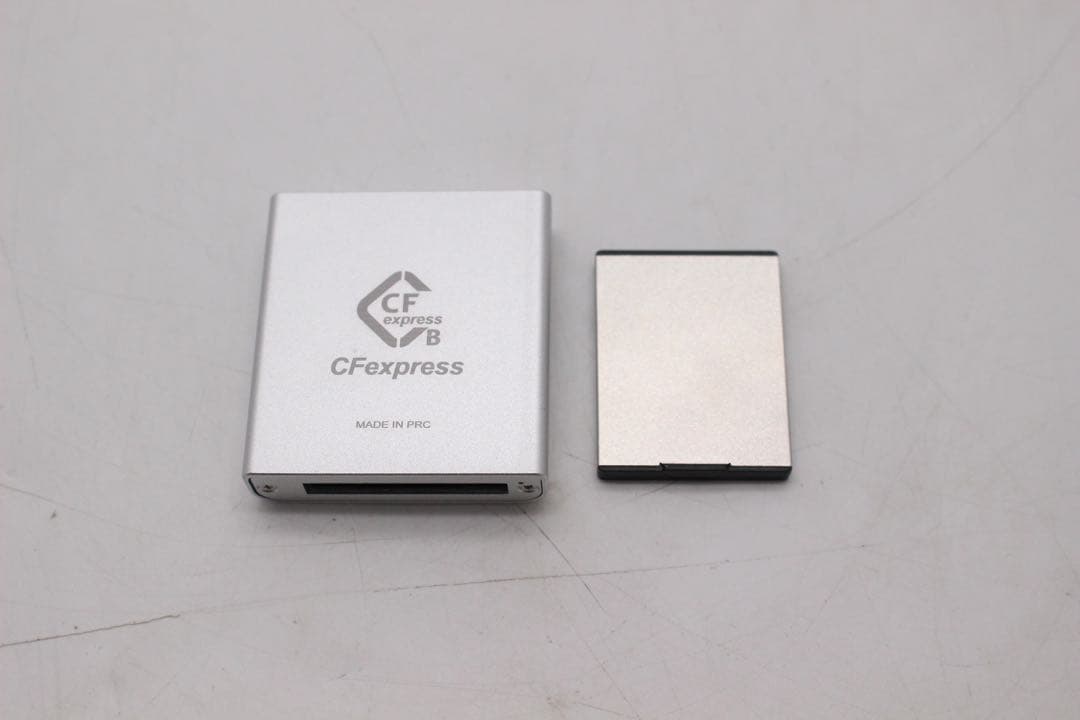 1TB CFexpress Type B 8K 6K 4K録画 カードリーダー