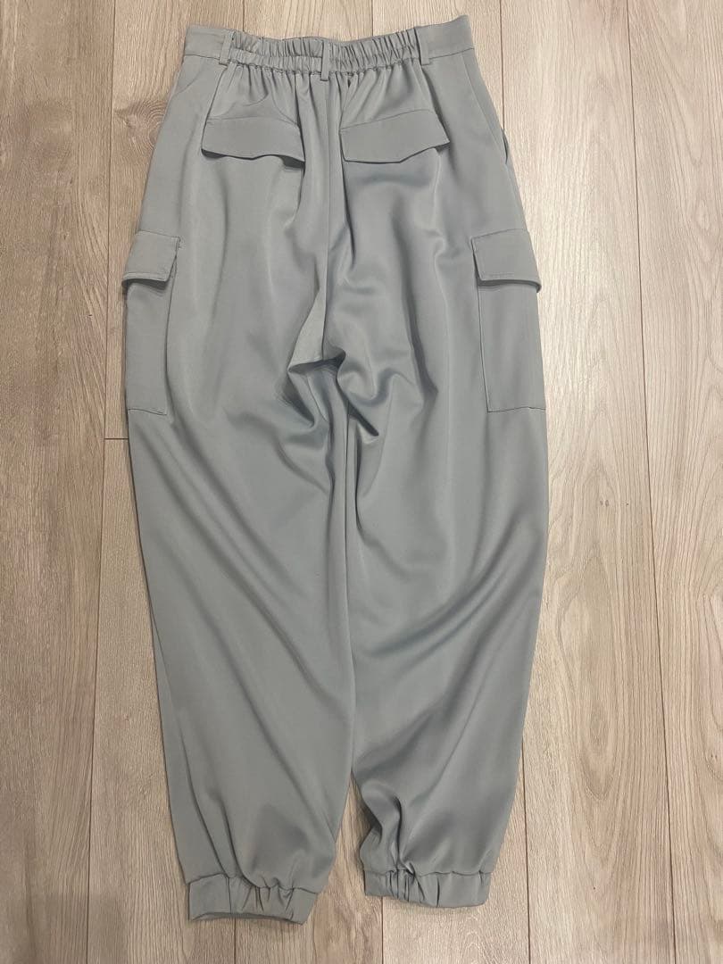 【新品】アプワイザーリッシェ　リラクシーサテンワークパンツMサイズ