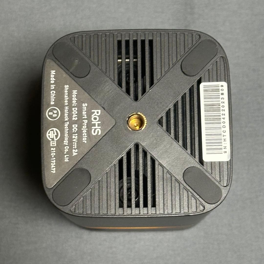 プロジェクターFATORK 5G 小型　スマホ対応 天井 三脚 ほぼ未使用