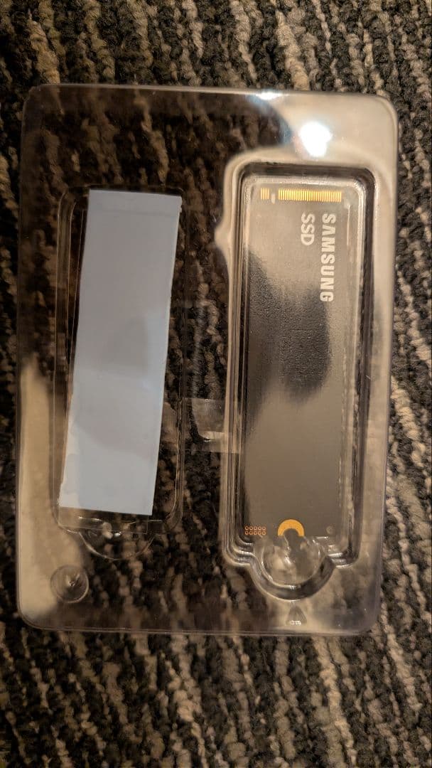 内蔵型SSD Samsung MZVL21T0HDU 1TB SSD