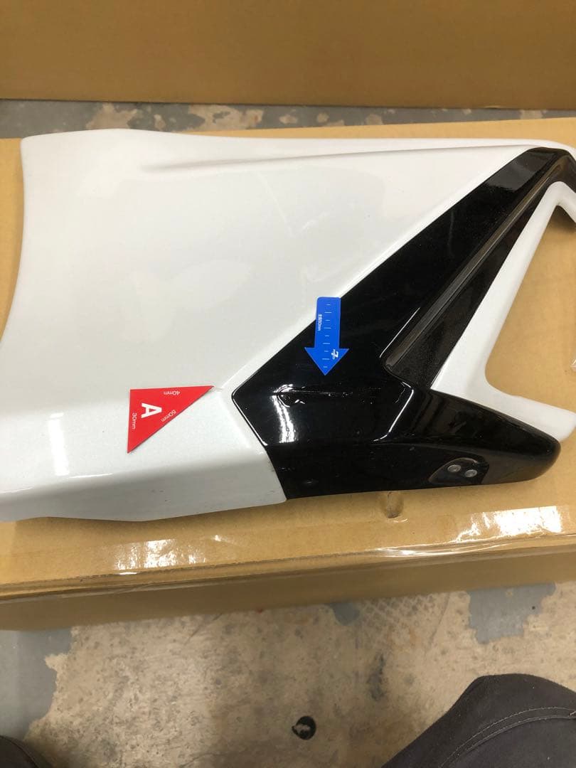 早い者勝ち‼️カローラツーリング‼️モデリスタ‼️リアスポイラー ホワイト・ブラック