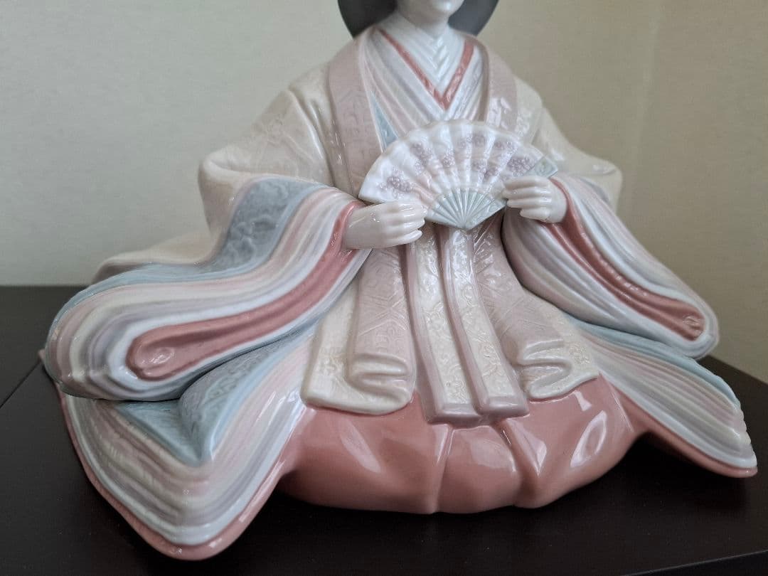 リヤドロ　女雛