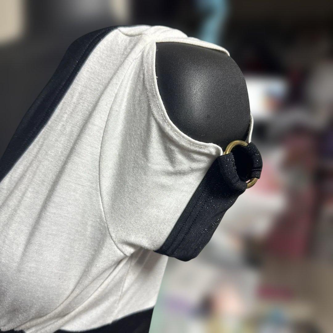 d.i.a 個性的‼️光沢のあるタイトフィットTシャツ