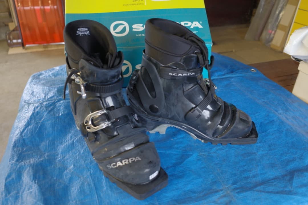 【新品】テレマークスキーブーツ　SCARPA　T4