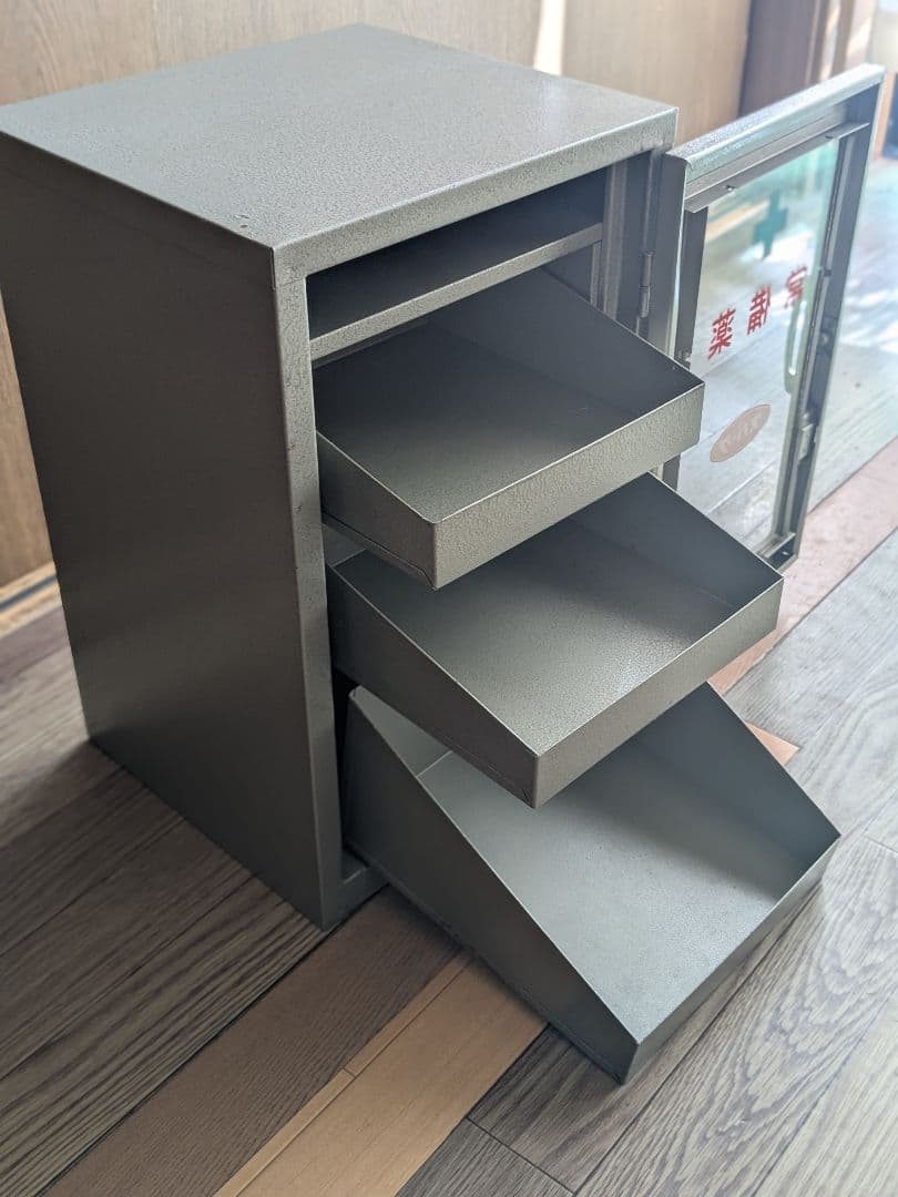 昭和レトロスチール薬箱3段