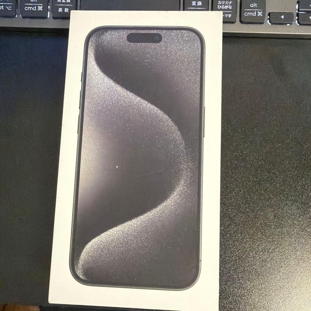 iPhone15pro ブラックチタニウム　256GB