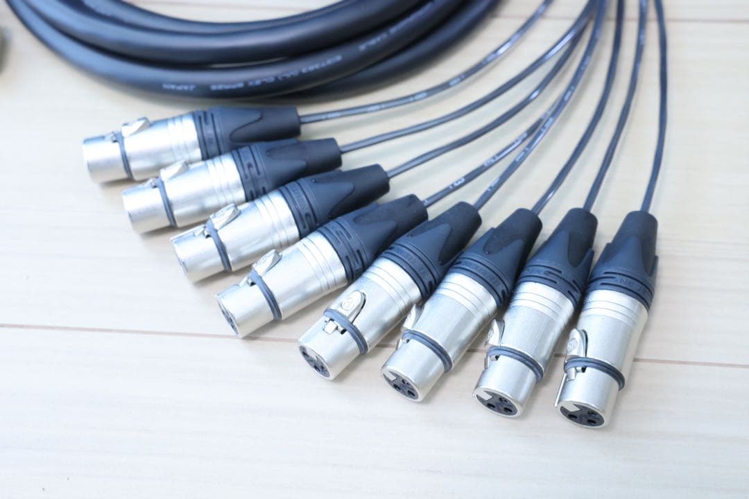 【DB25/XLR】8ch マルチケーブル MOGAMI 2932 3m