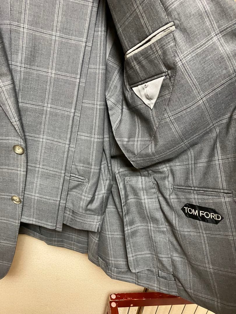 TOM FORD チェック柄グレー　スーツ