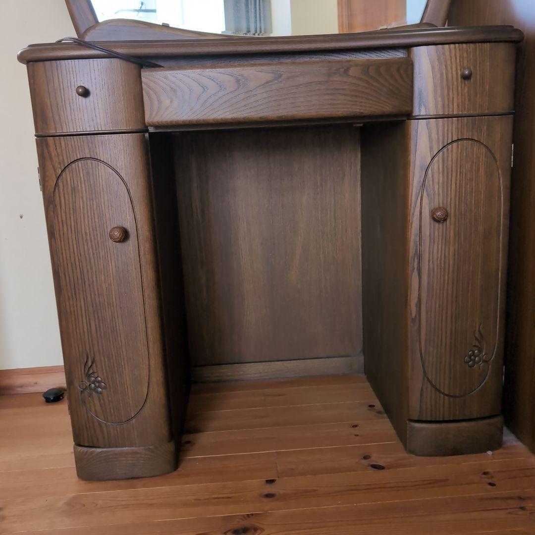 クラシックブラウンドレッサー・鏡台