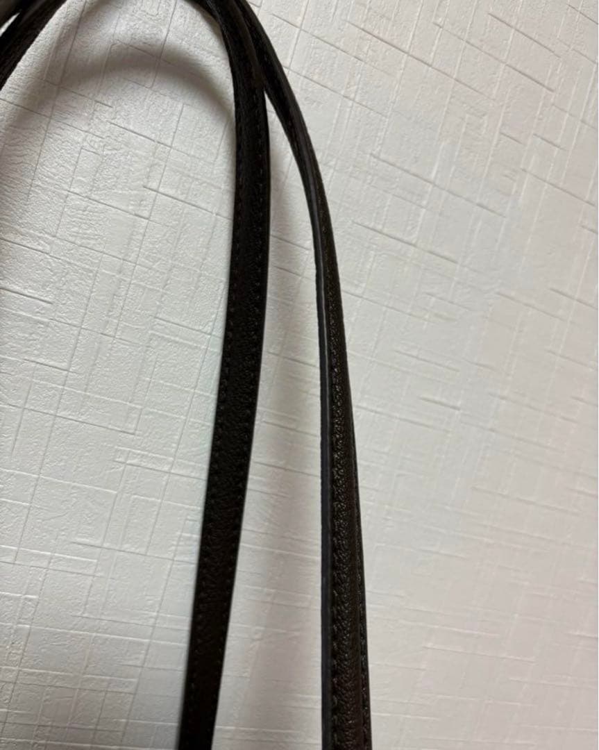 CHARLES & KEITH クラシックダブルハンドル トートバッグ