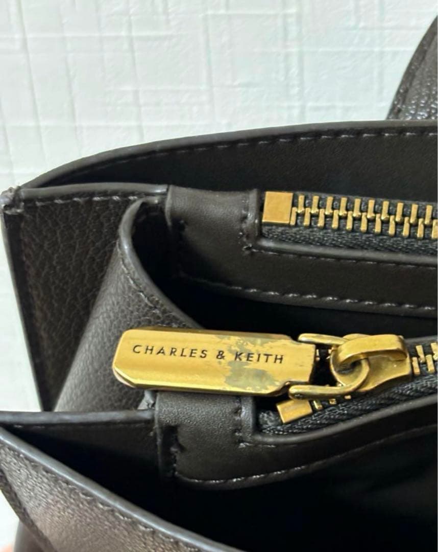 CHARLES & KEITH クラシックダブルハンドル トートバッグ