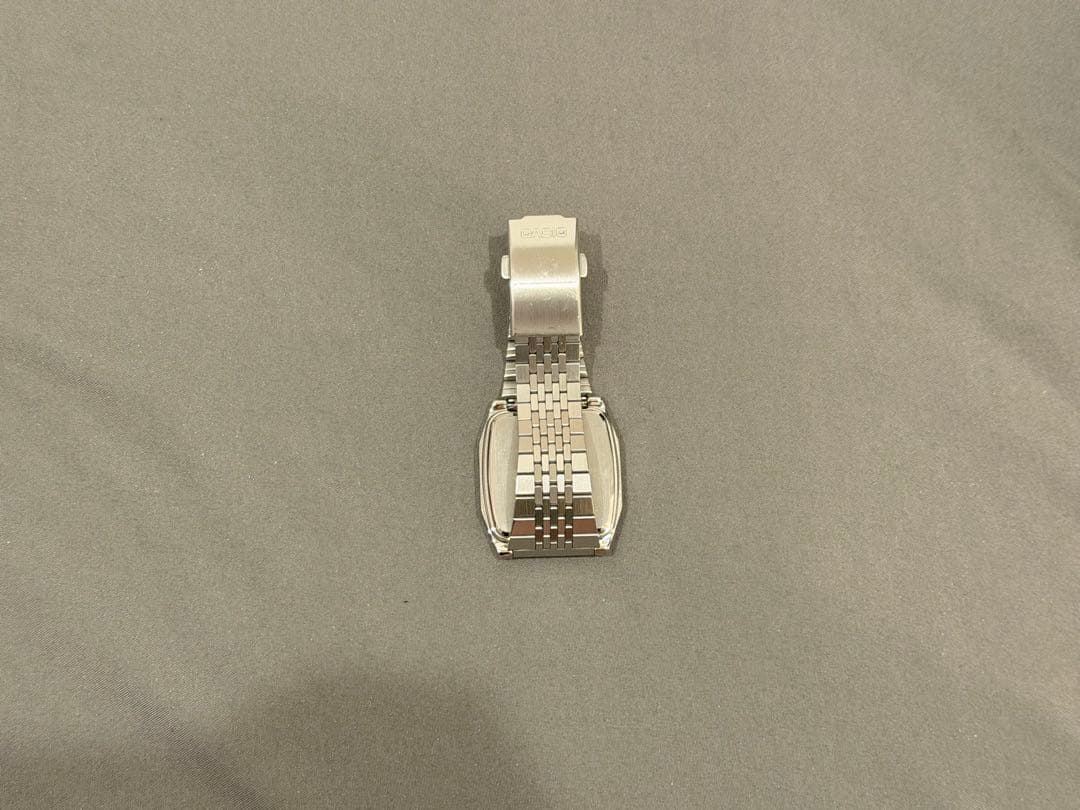 美品 CASIO A1100D-1 シルバー