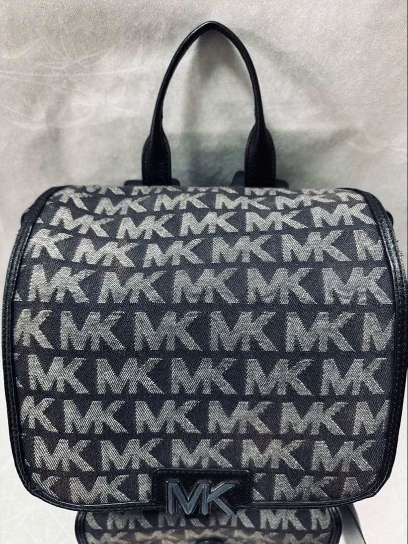 明日投稿削除MICHAEL KORS HUDSON ユーティリティーバック