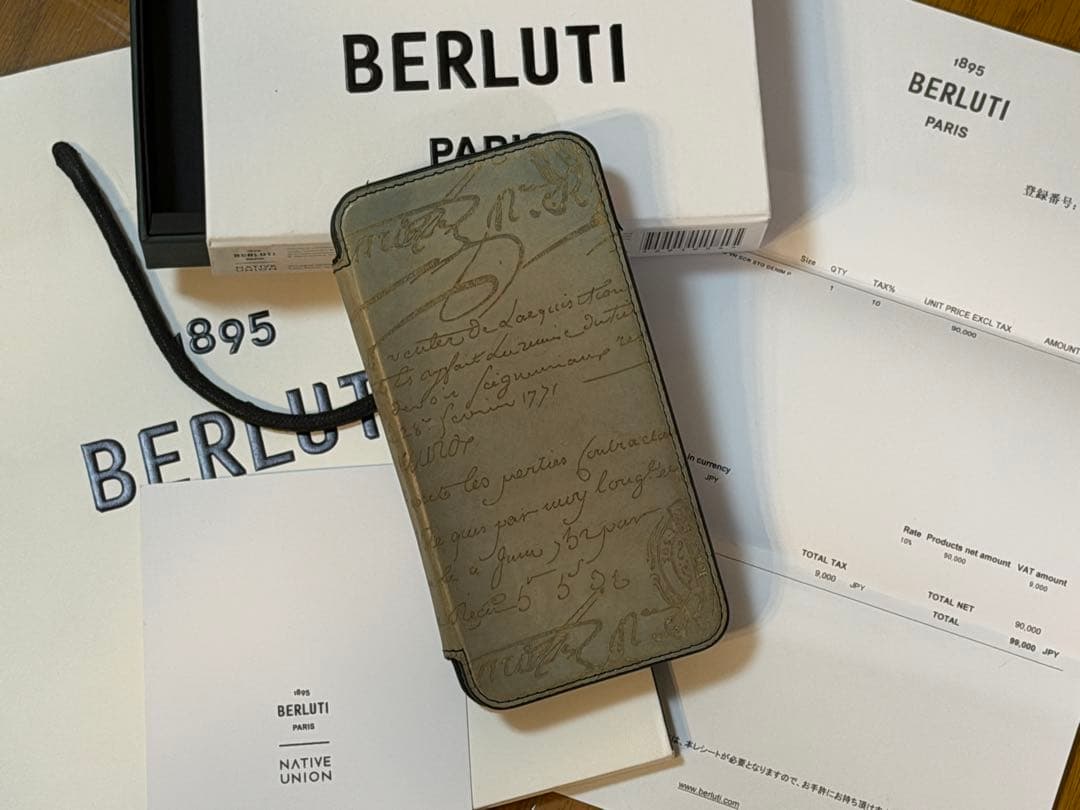 BERLUTIベルルッティカリグラフィスマホケースiPhone15PROMAX