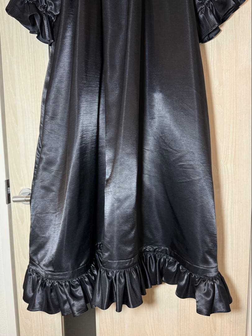 フェルメリストビームス　サテンフリルワンピース