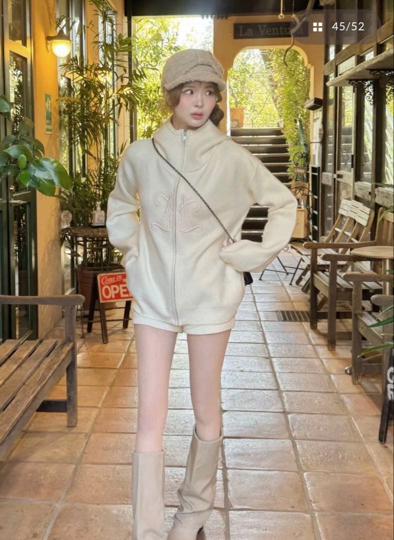 【ダーリッチ】インフィニティロゴパンツニットセットアップ　パーカー アイボリー白