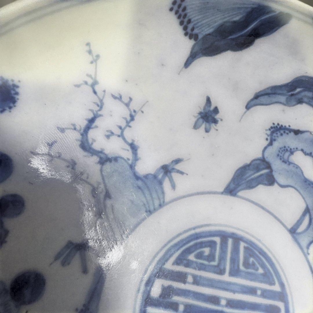 古美術　大明成化年製　青花染付け　野鳥　花中皿　1464年〜1487年作品