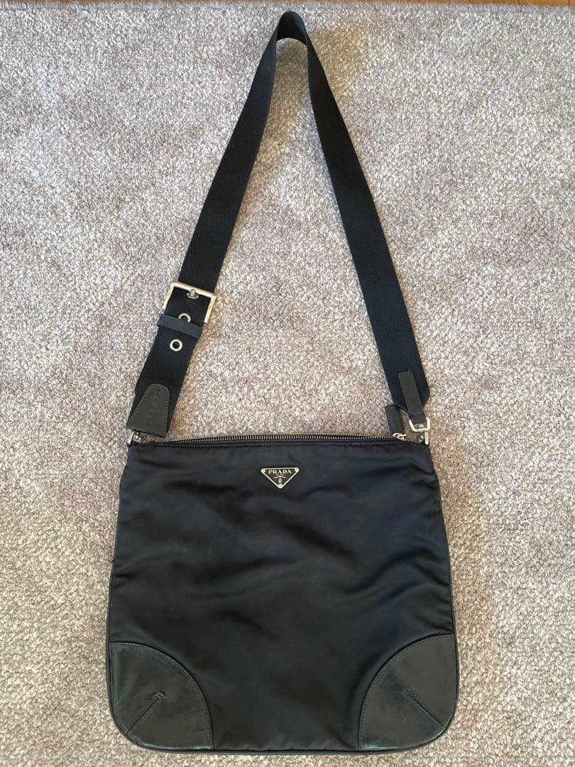 プラダ ナイロン ショルダーバッグ サコッシュ