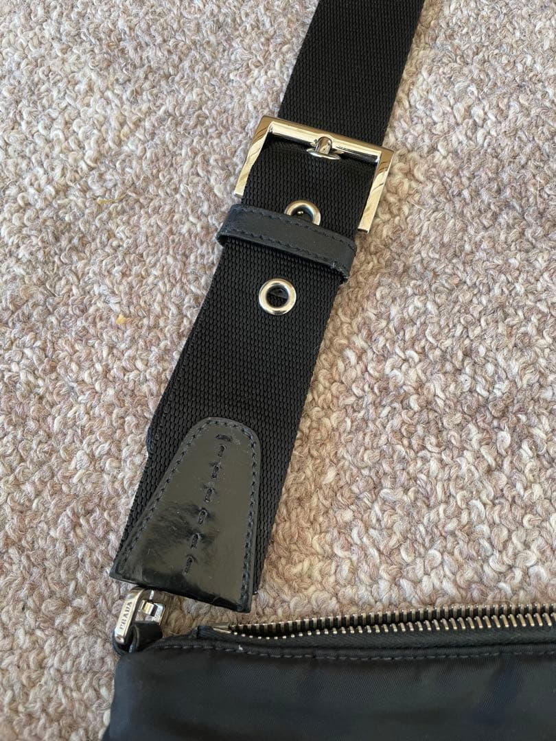 プラダ ナイロン ショルダーバッグ サコッシュ