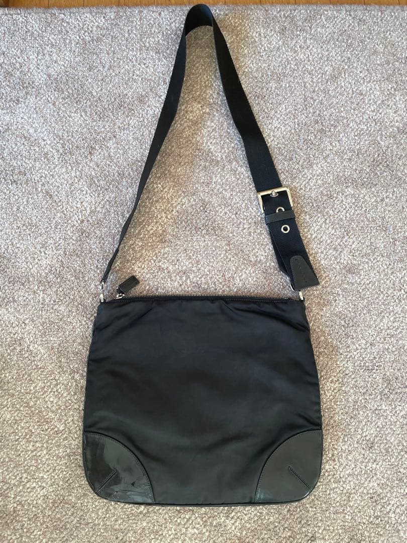 プラダ ナイロン ショルダーバッグ サコッシュ