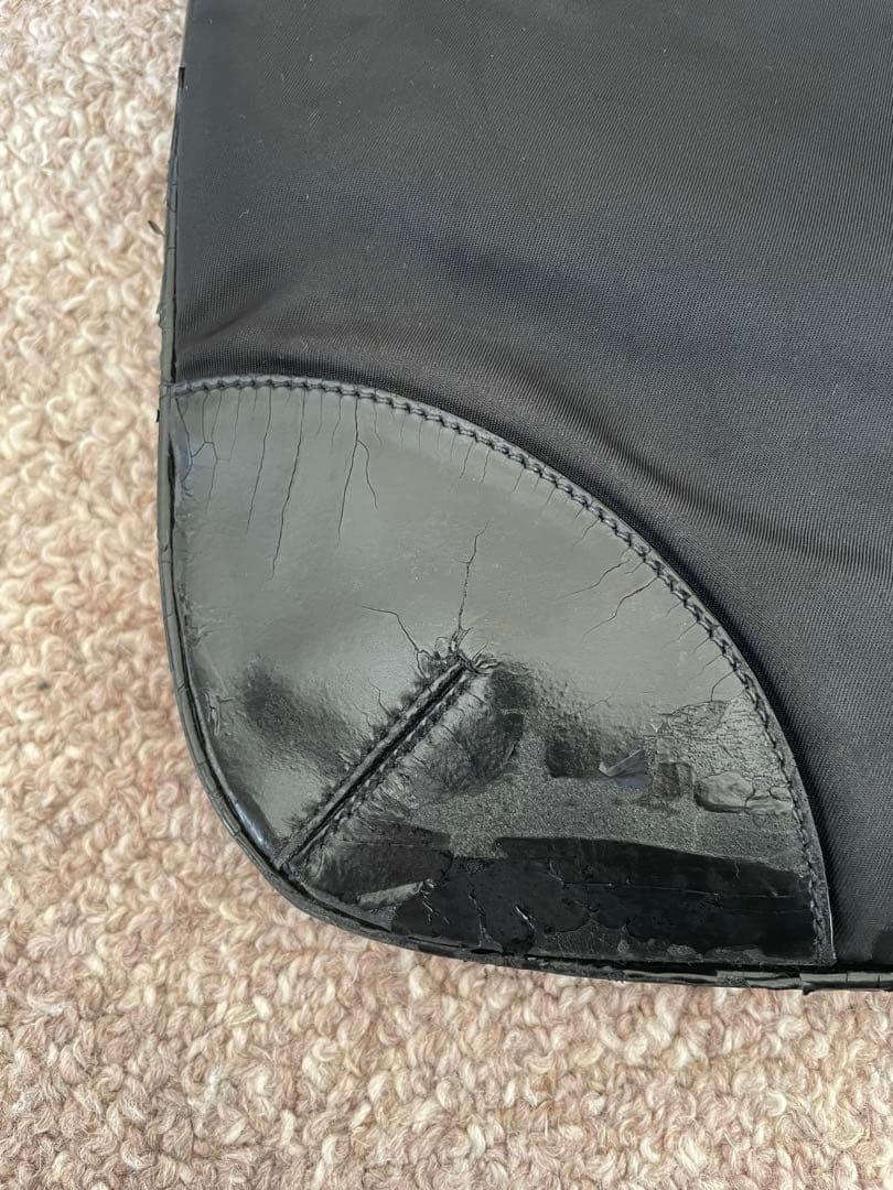 プラダ ナイロン ショルダーバッグ サコッシュ