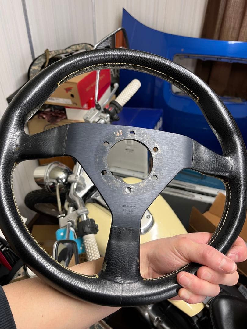 momo スポーツハンドル 320mm