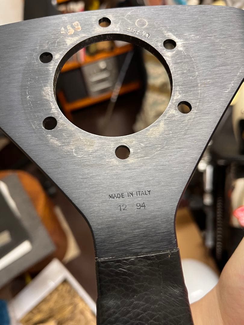 momo スポーツハンドル 320mm