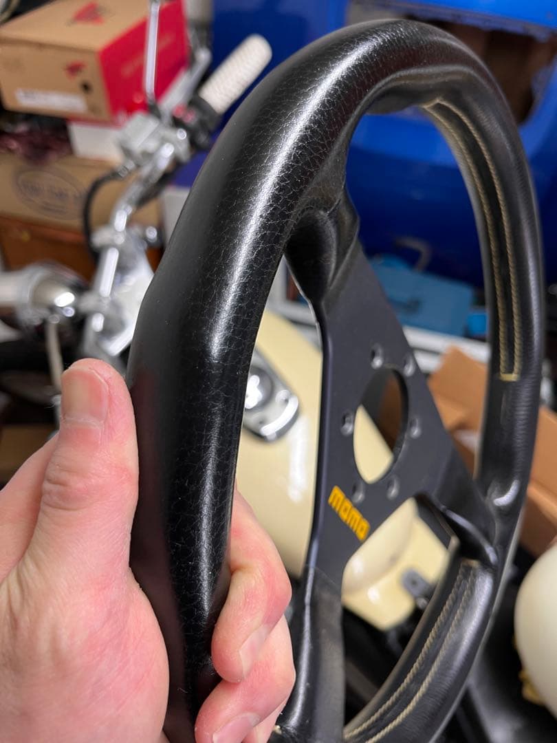 momo スポーツハンドル 320mm