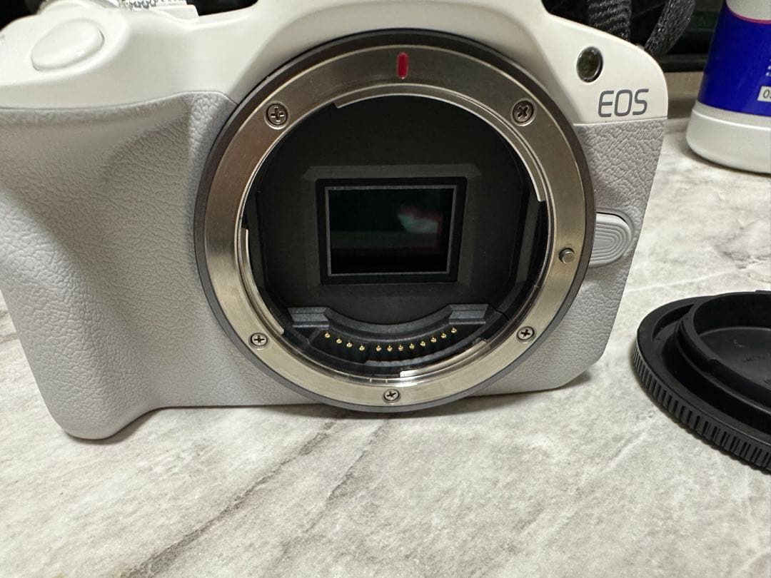 Canon EOS R50 ダブルズームレンズキット 一眼ミラーレスカメラ