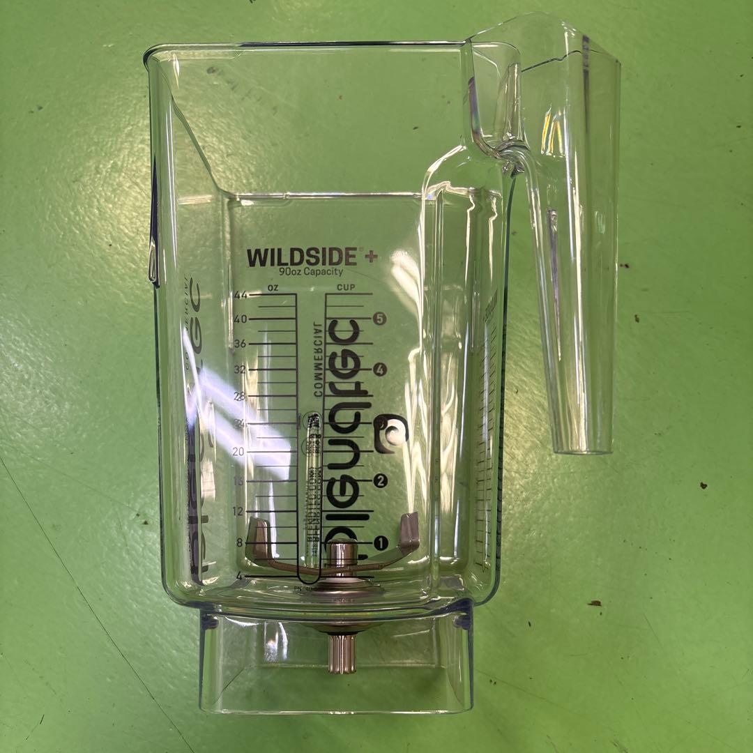 ブレンドテック　フタ付き　新品　blendtec