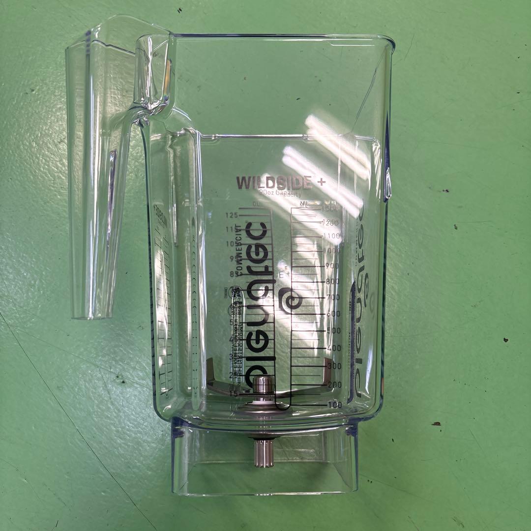 ブレンドテック　フタ付き　新品　blendtec