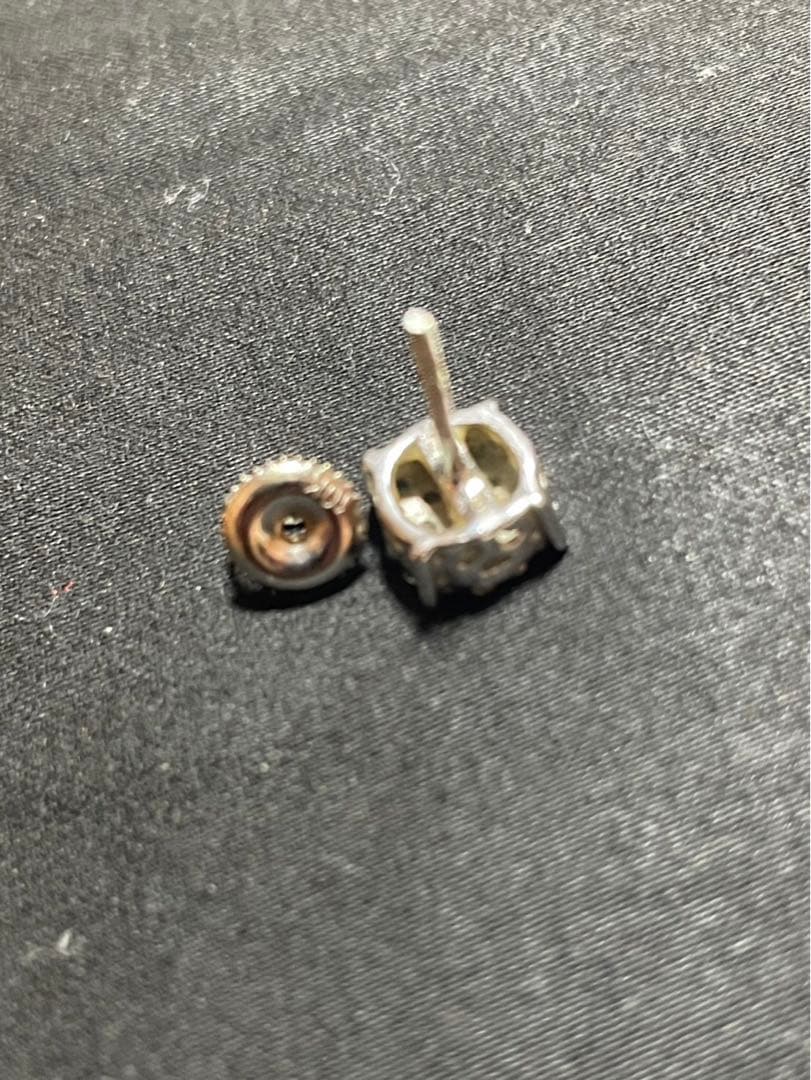 ダイヤモンドピアス