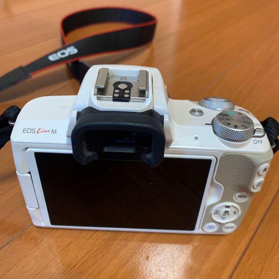 山*田様 Canon EOS Kiss M ホワイト ダブルズームキット