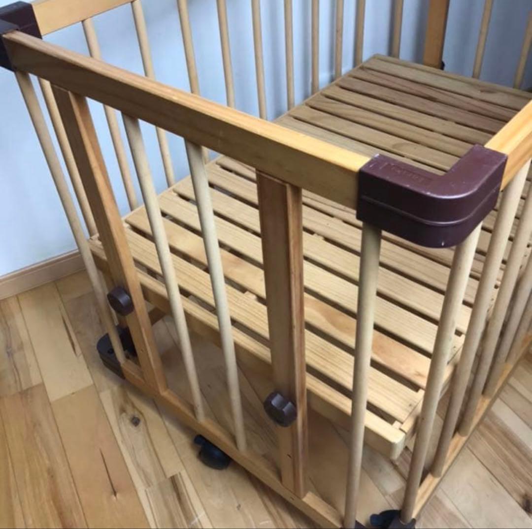 ファルスカ　ミニベビーベッド　木製