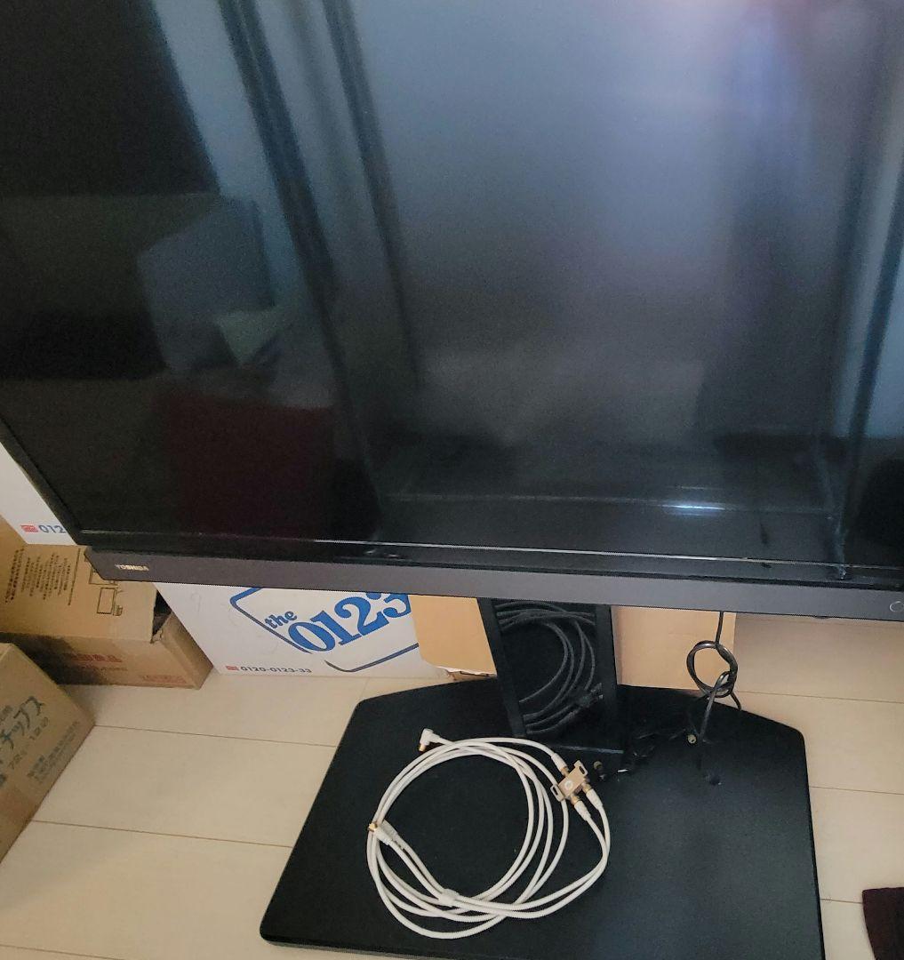 TOSHIBA製32V31液晶テレビ　テレビスタンドセット