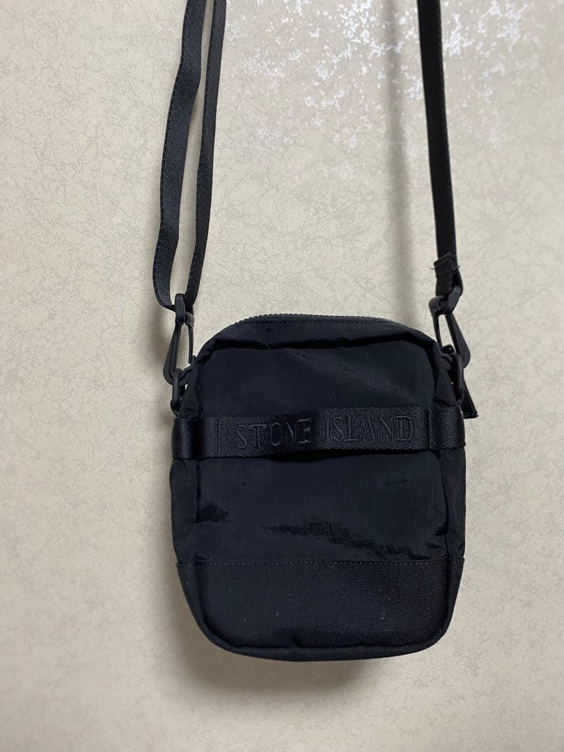 ストーンアイランド　ショルダーバッグ Stone  白まる