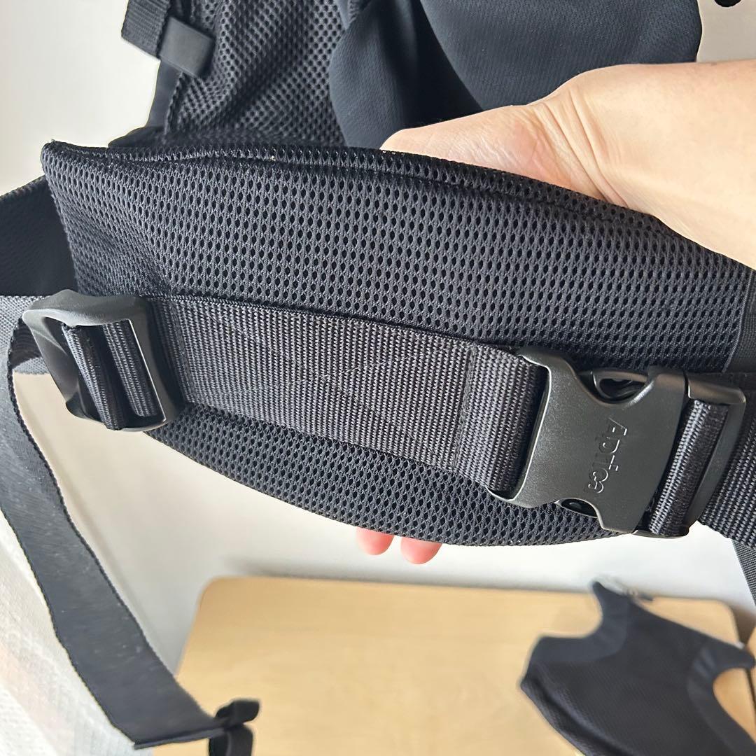 【美品・付属品完備】アップリカ ラクリス 抱っこ紐 ブラック 2024年購入