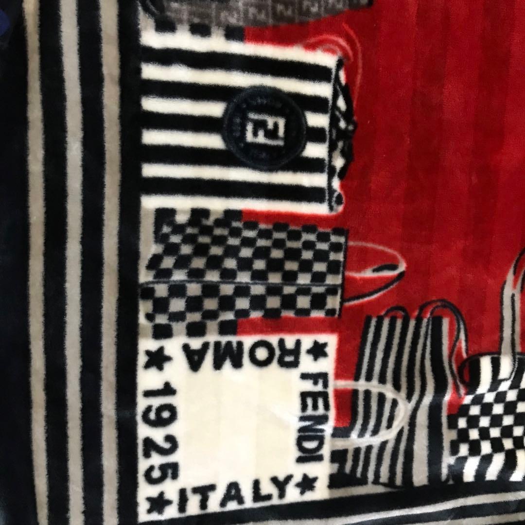 フェンディ　ニューマイヤー毛布　カラフル　バック色々柄　楽しい　暖か