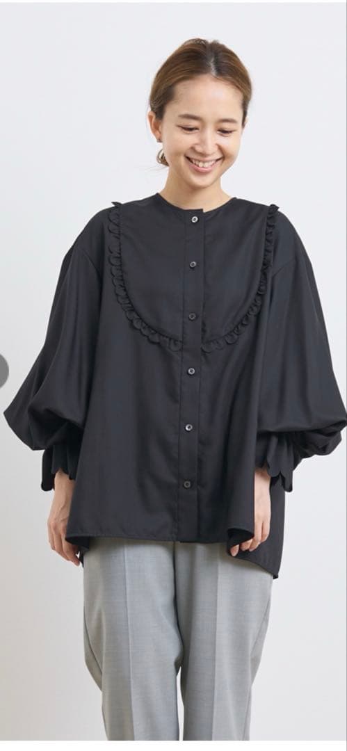 ヨリ yori スカラップカットワークブラウス