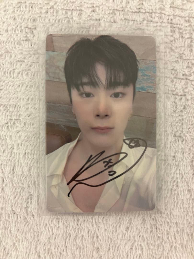 Astro ムンビン サイン入りトレカ