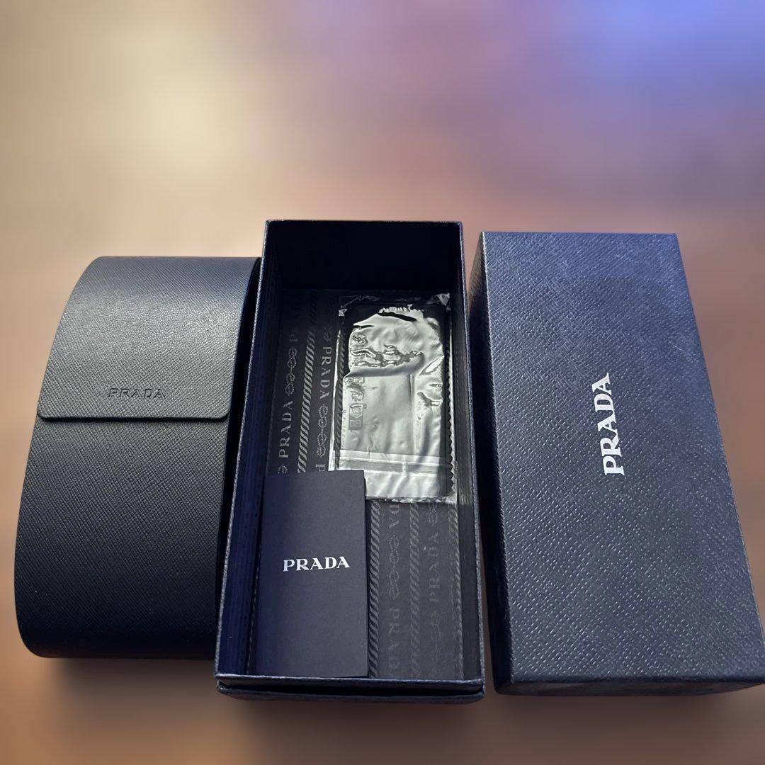 PRADA グレー サングラス