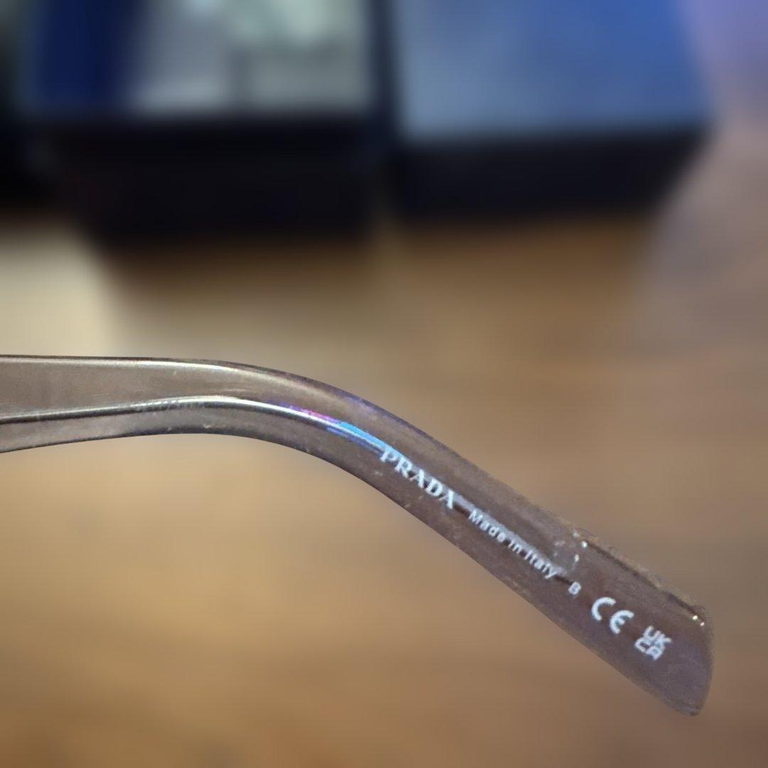 PRADA グレー サングラス