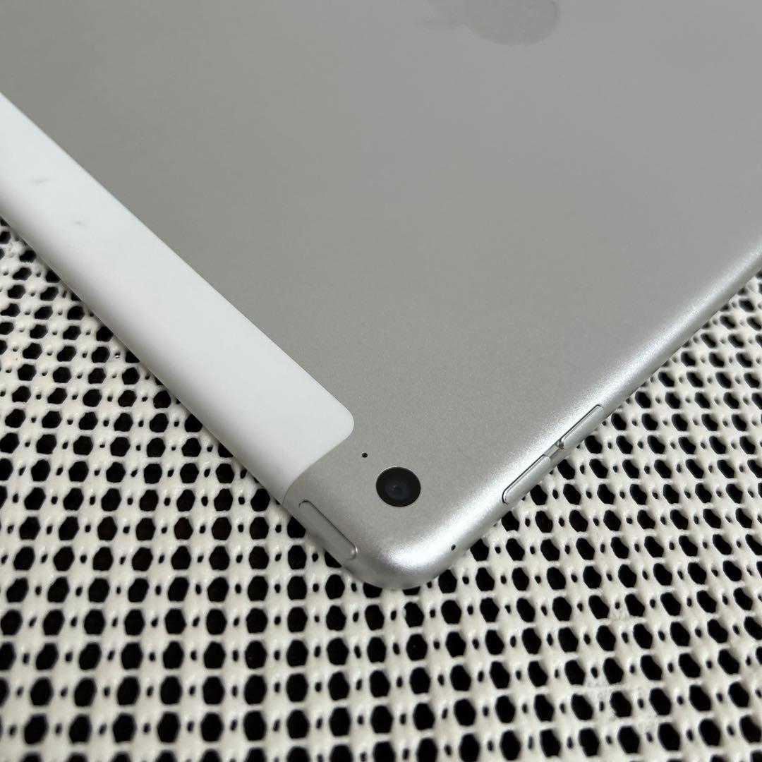 87【早い者勝ち】電池最良好☆iPad Air2 第2世代 16GB au☆