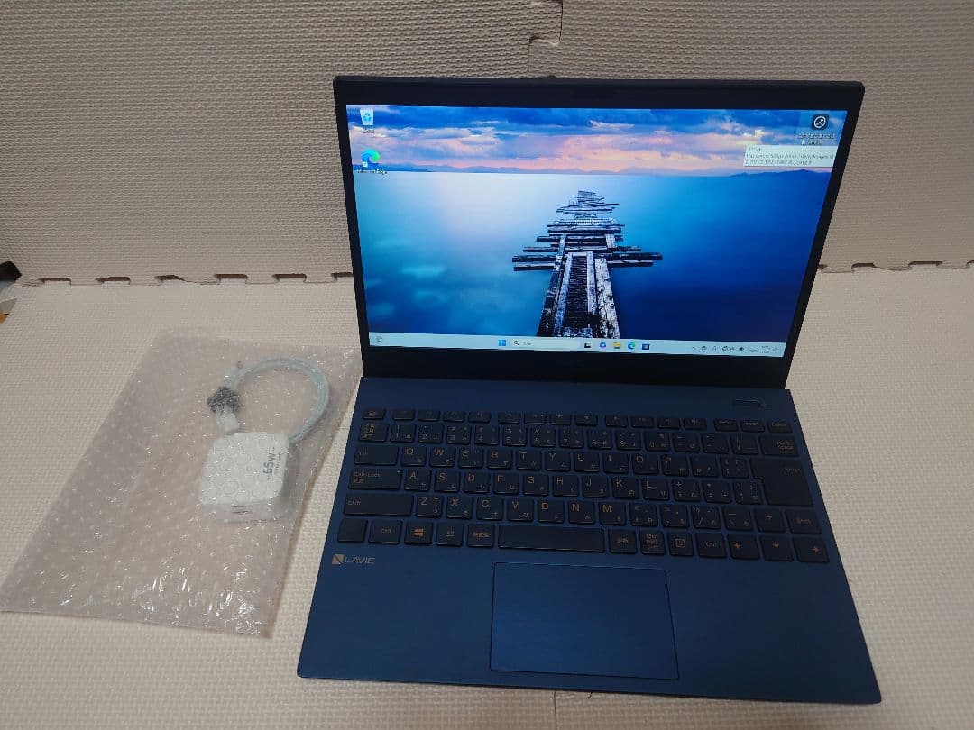 NEC Lavie Direct/i7-1165G7/16GB/約900g超軽量