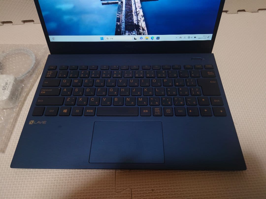 NEC Lavie Direct/i7-1165G7/16GB/約900g超軽量