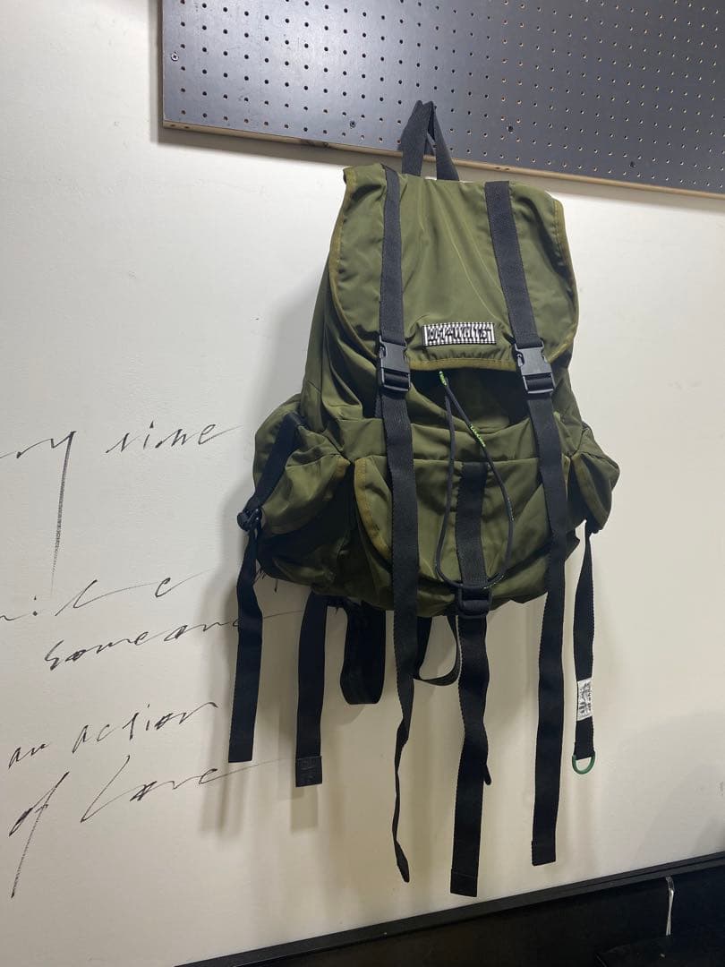 オフホワイト　マルチポケットパックバック
